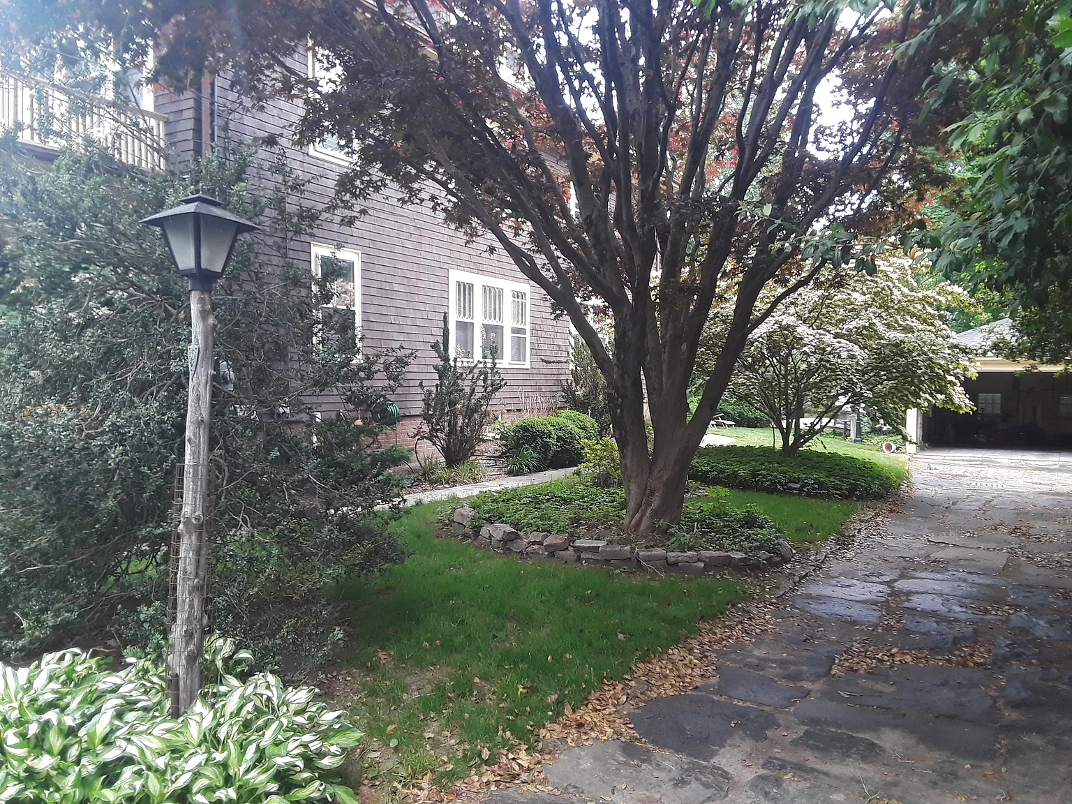 3 bed, 1400 sqft, $2,400 — Photo 3
