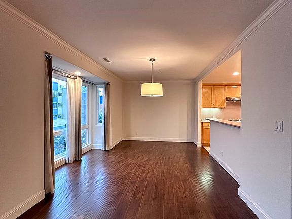 4th image of 737 La Playa St #B