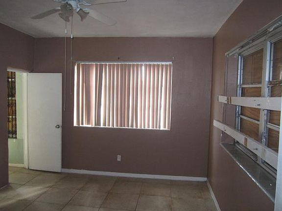 5th image of 427 NE 171st St