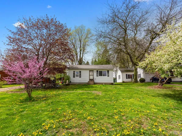 659 N Van Dyke Rd, Imlay City, MI 48444