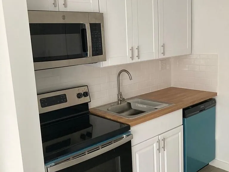 Parkvue Flats — Photo 1
