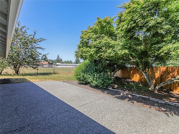 4th image of 9723 52nd Ave NE