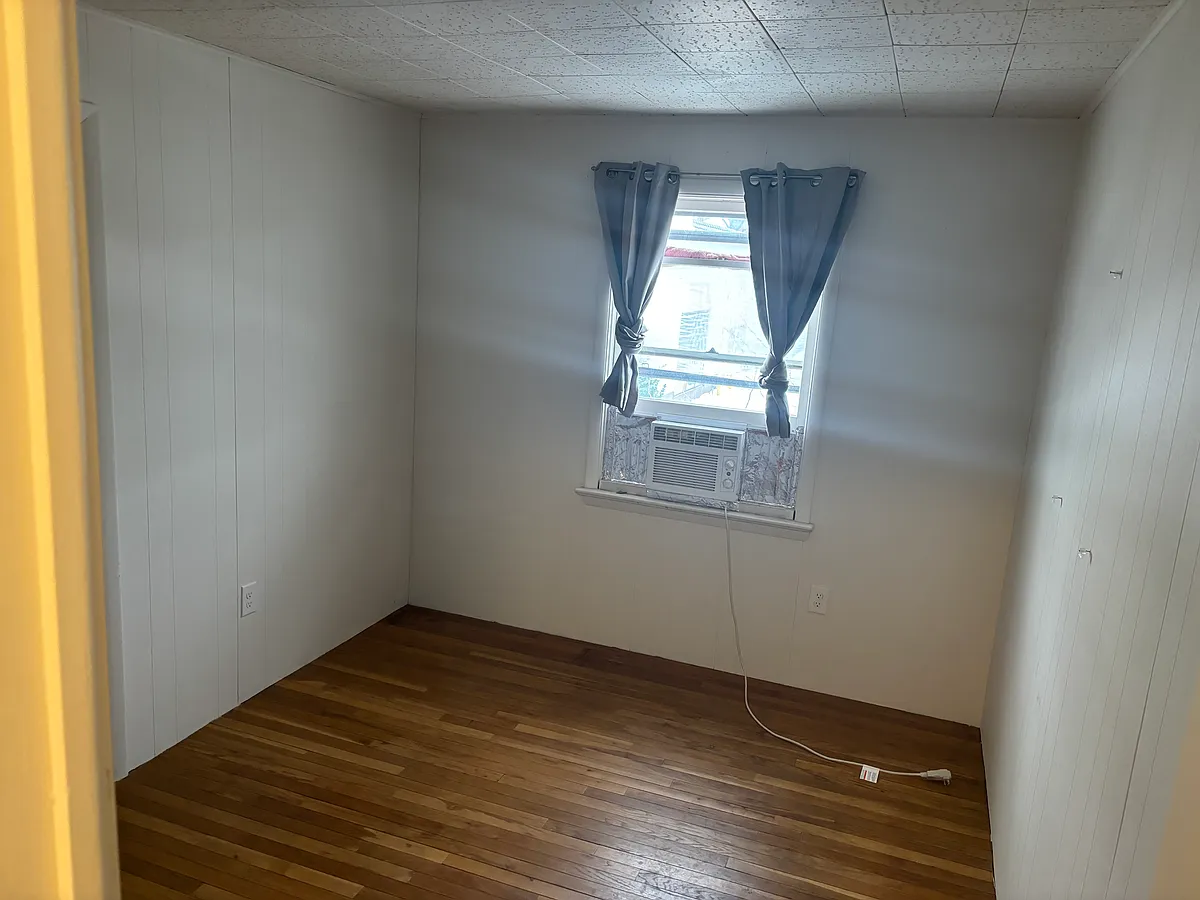 1 bedroom - 811 W Main St #1001