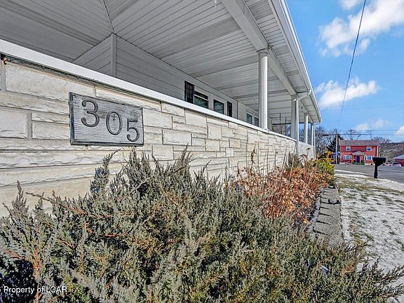 5th image of 305 Sophia Coxe Drive