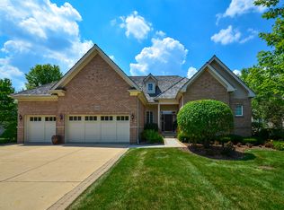 1042 Ridgeview Dr, Inverness, IL 60010