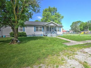 195 N Main St, Niantic, IL 62551