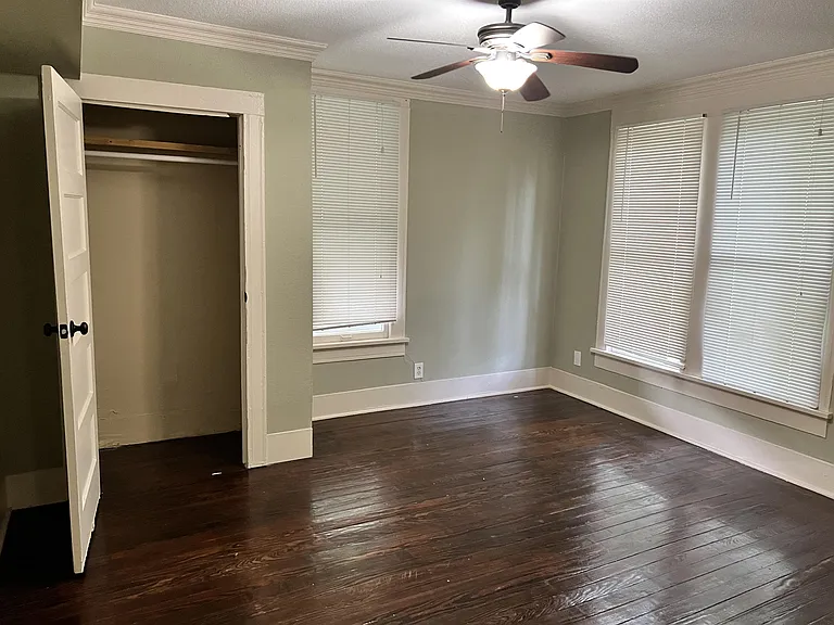 920 Bolivar St — Photo 11