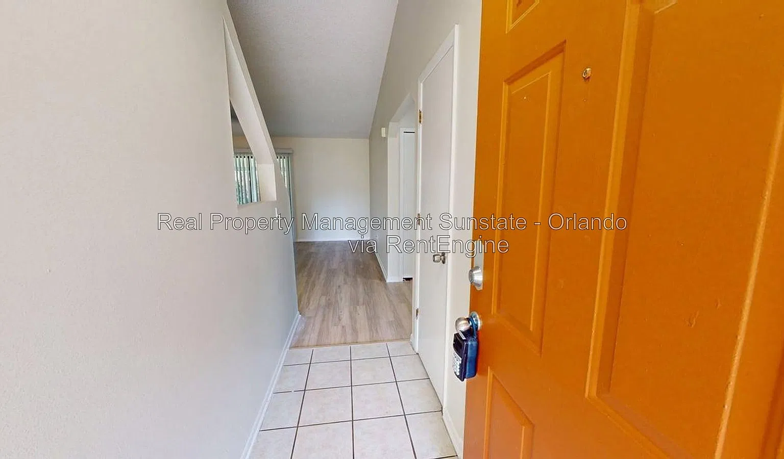 3 bed, 2.0 bath, 1394 sqft, $2,095 — Photo 4