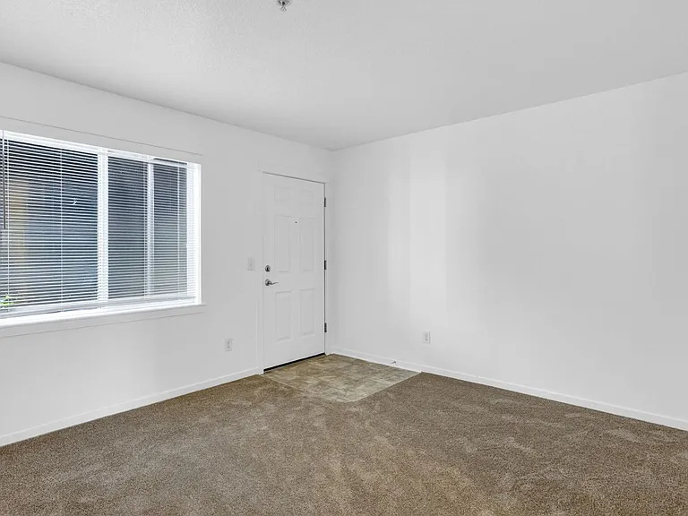 117-121 SE 125th Ave #151 — Photo 10