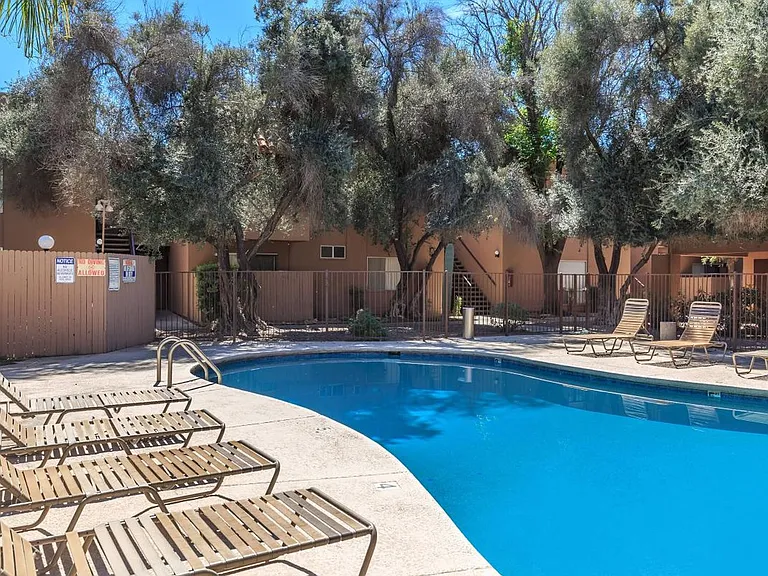 El Dorado Apartments — Photo 49