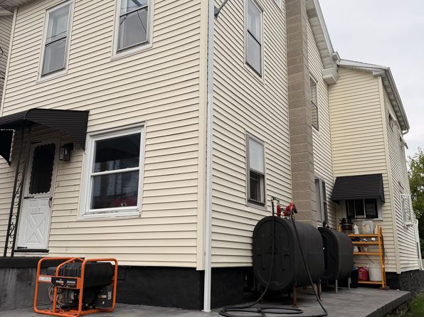 127 East St