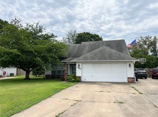 789 W Oaklawn Dr, Springdale, AR 72764