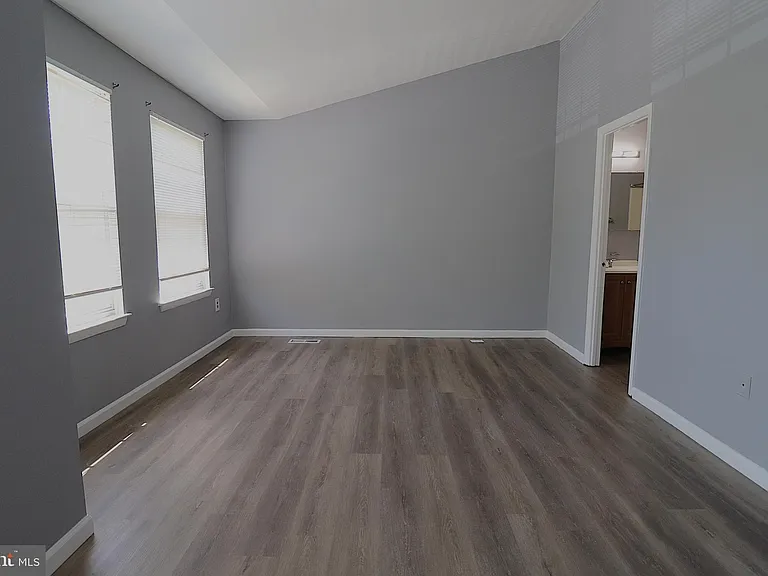 18365 Honeylocust Cir — Photo 16