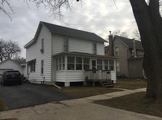 3 E 1st St, Mount Morris, IL 61054