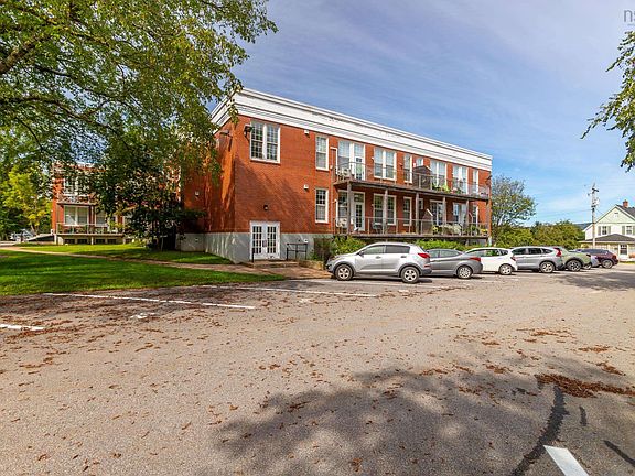 4th image of 151 Ritchie St #206