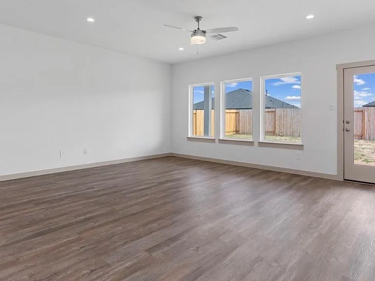 1039 Great Barracuda Ln — Photo 13