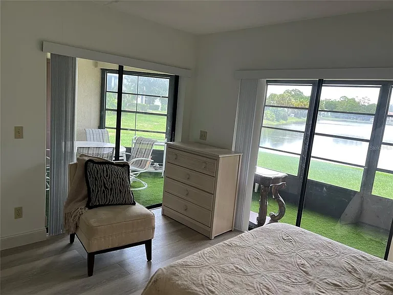 333 Woodlake Wynde — Photo 18
