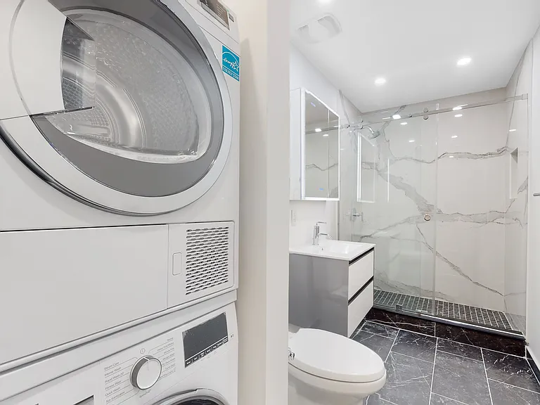 30 E 14th St #5B — Photo 12