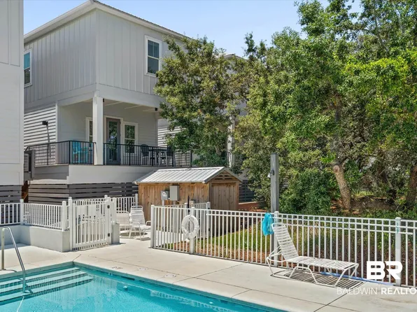 115 W 10th St #Q, Gulf Shores, AL 36542