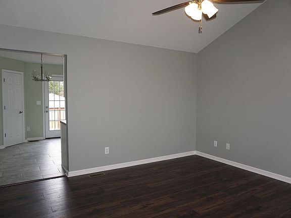 5th image of 114 Willow Creek Ct