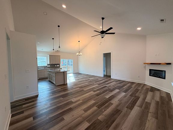 3rd image of 203 Simmons Lake Dr