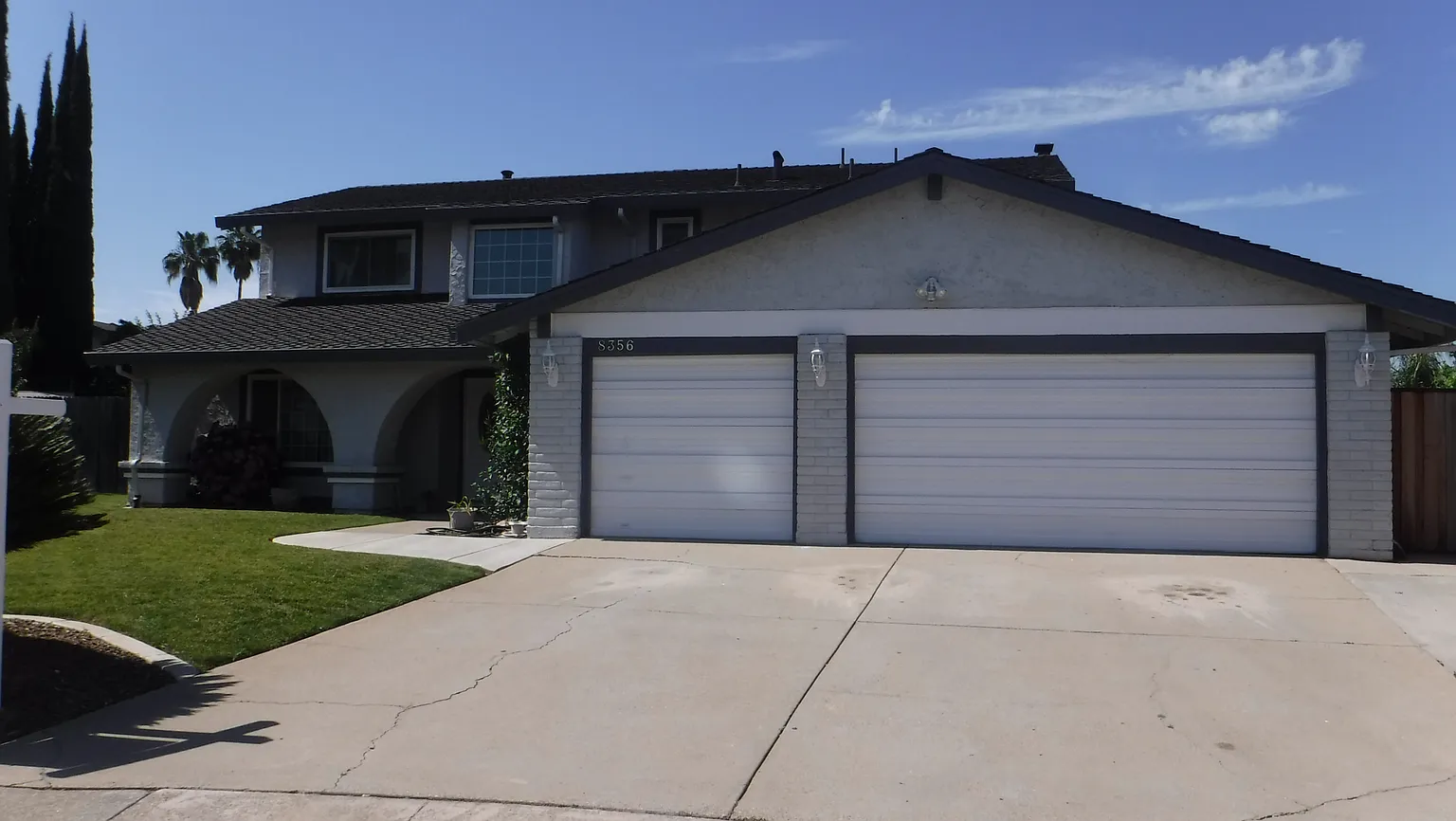 8356 Canyon Oak Dr photo 1