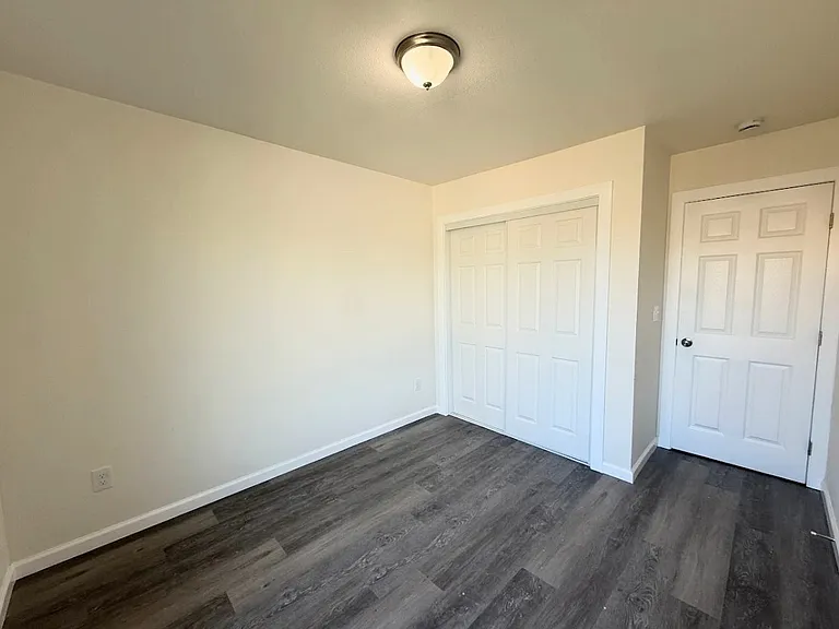 1422 Lansing St — Photo 7