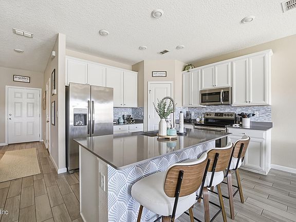 4th image of 12911 JOSSLYN Lane