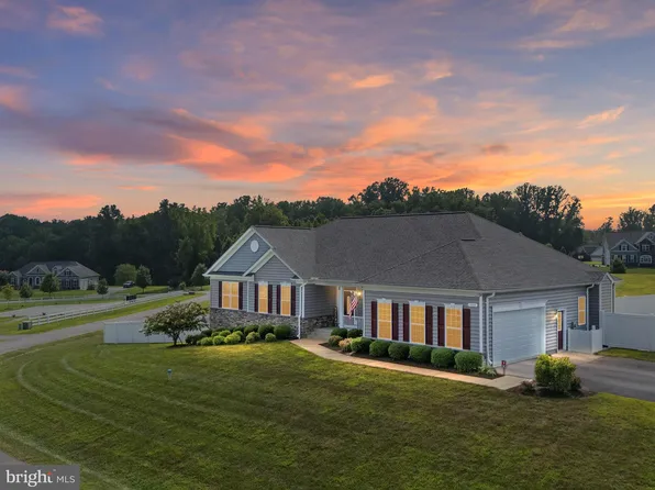 940 Peppertree Ln, Huntingtown, MD 20639