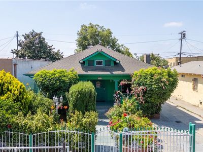 820 W 50th St, Los Angeles, CA, 90037