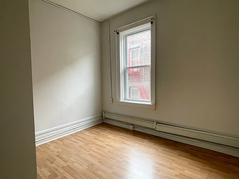 10 Hilliard Ave #5 — Photo 7