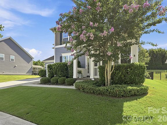3rd image of 445 Hudson Pl