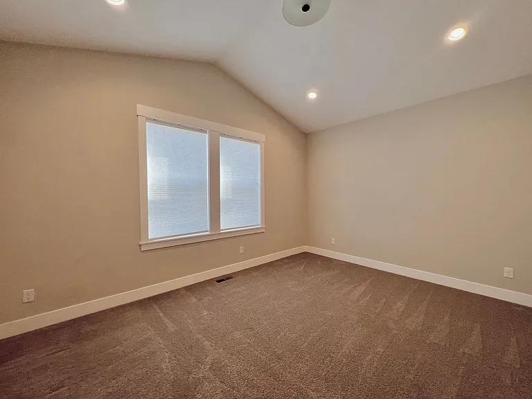 19321 Dublin Ave — Photo 15