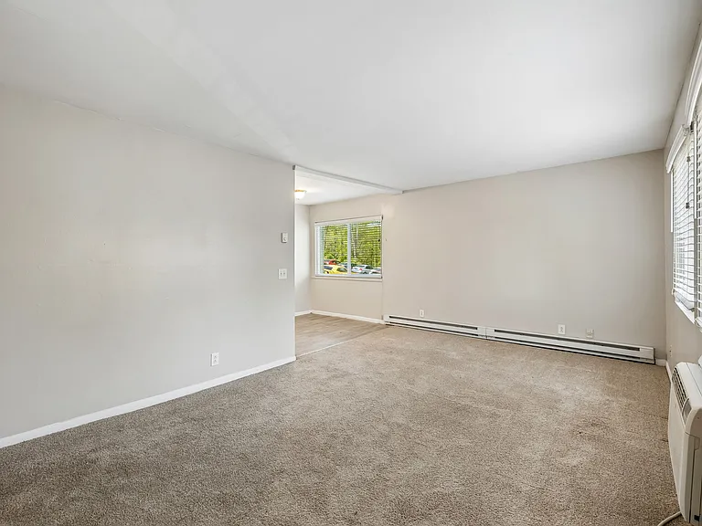550 Harding Pl #E113 — Photo 4