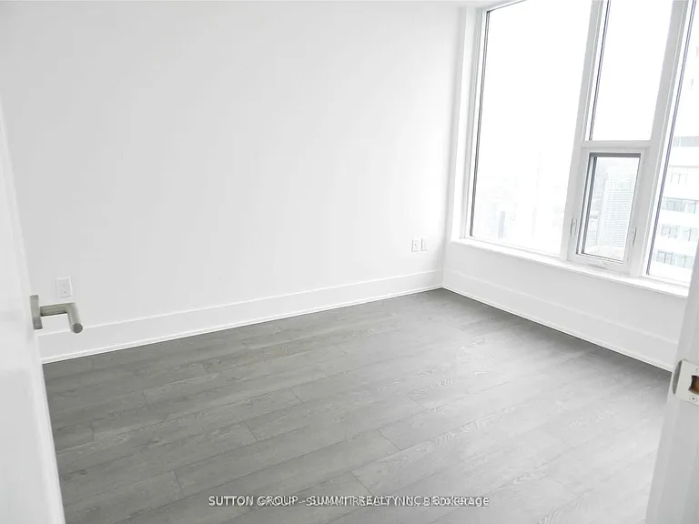 10 York St #6213 — Photo 6