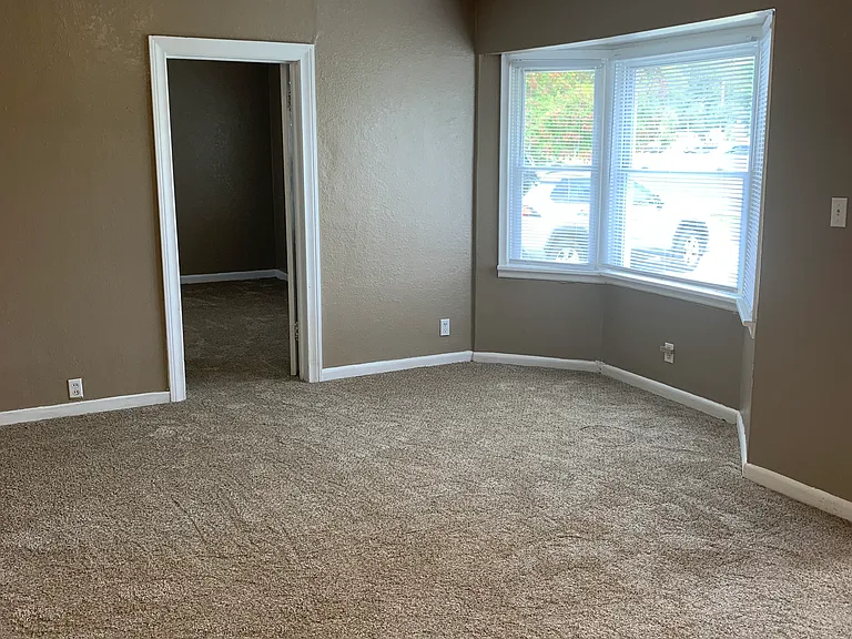 2025 Northover Rd — Photo 12