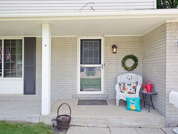 4th image of 40184 William Dr