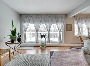 Cedar Manor, Edmonton, AB T5K 1R9