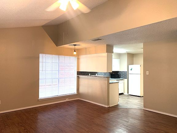 3rd image of 512 Rita Ln APT D