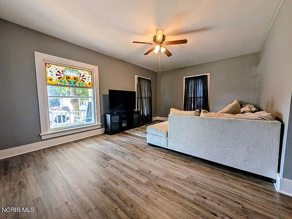 5th image of 636 Riverside Ave