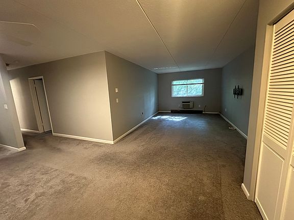 5th image of 49 Windsor Dr APT 108