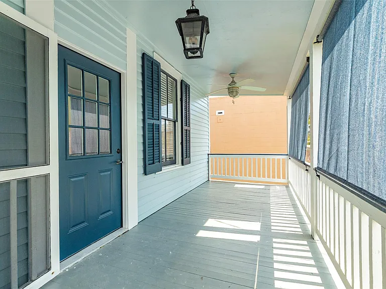 1407 Winnie St — Photo 25