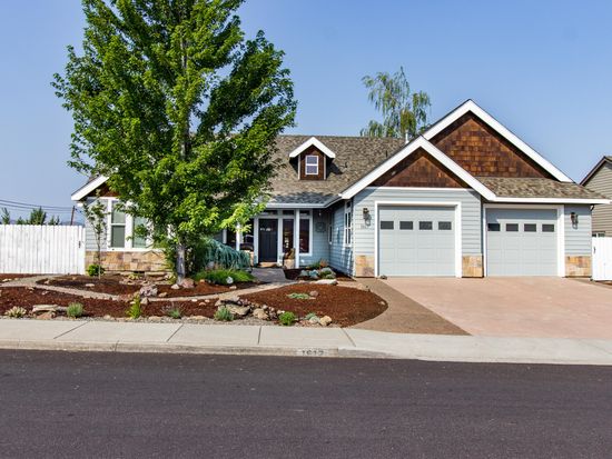 1617 Nw 22nd St Redmond Or 97756 Zillow