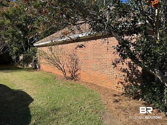 4th image of 158 Hawthorne Cir