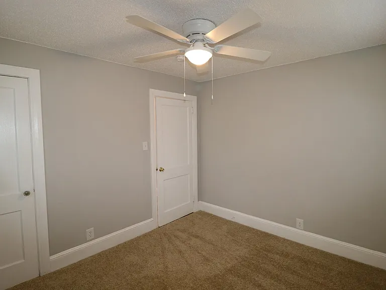 130 Court St — Photo 14
