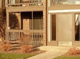 560 Somerset Ln APT 3, Crystal Lake, IL 60014