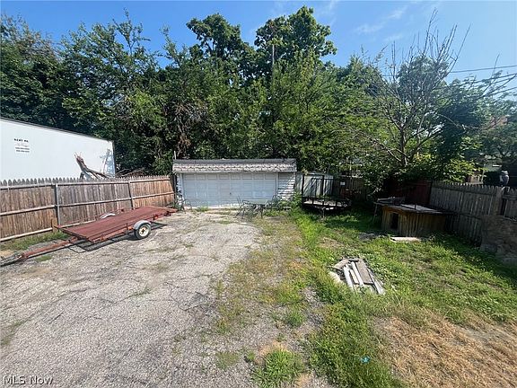 2nd image of 6715 Lucerne Ave