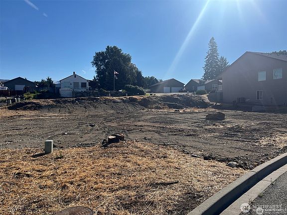 2nd image of 1058 Corum Circle