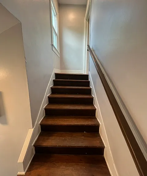 stairs to upstairs