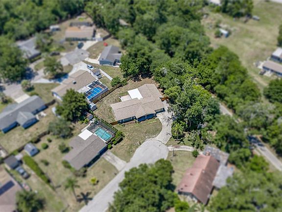 3rd image of 37634 HIDDEN PARK COURT